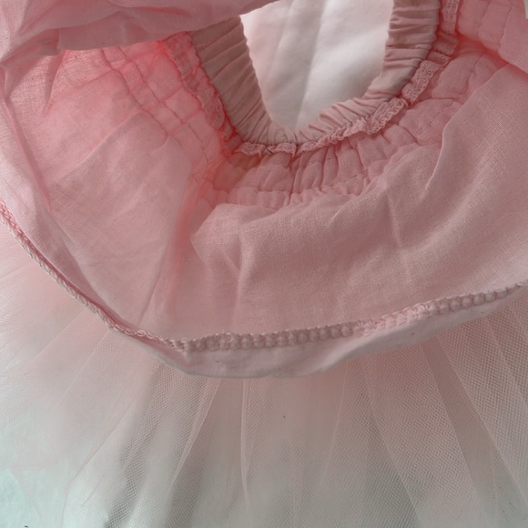 Pink fluffy tutu - Picture 3 of 3